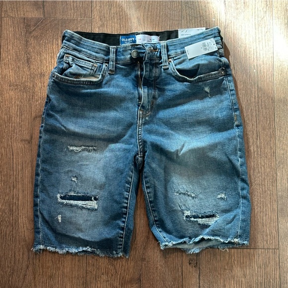 Old Navy Distressed 360 Stretch Slim Shorts - Picture 1 of 5
